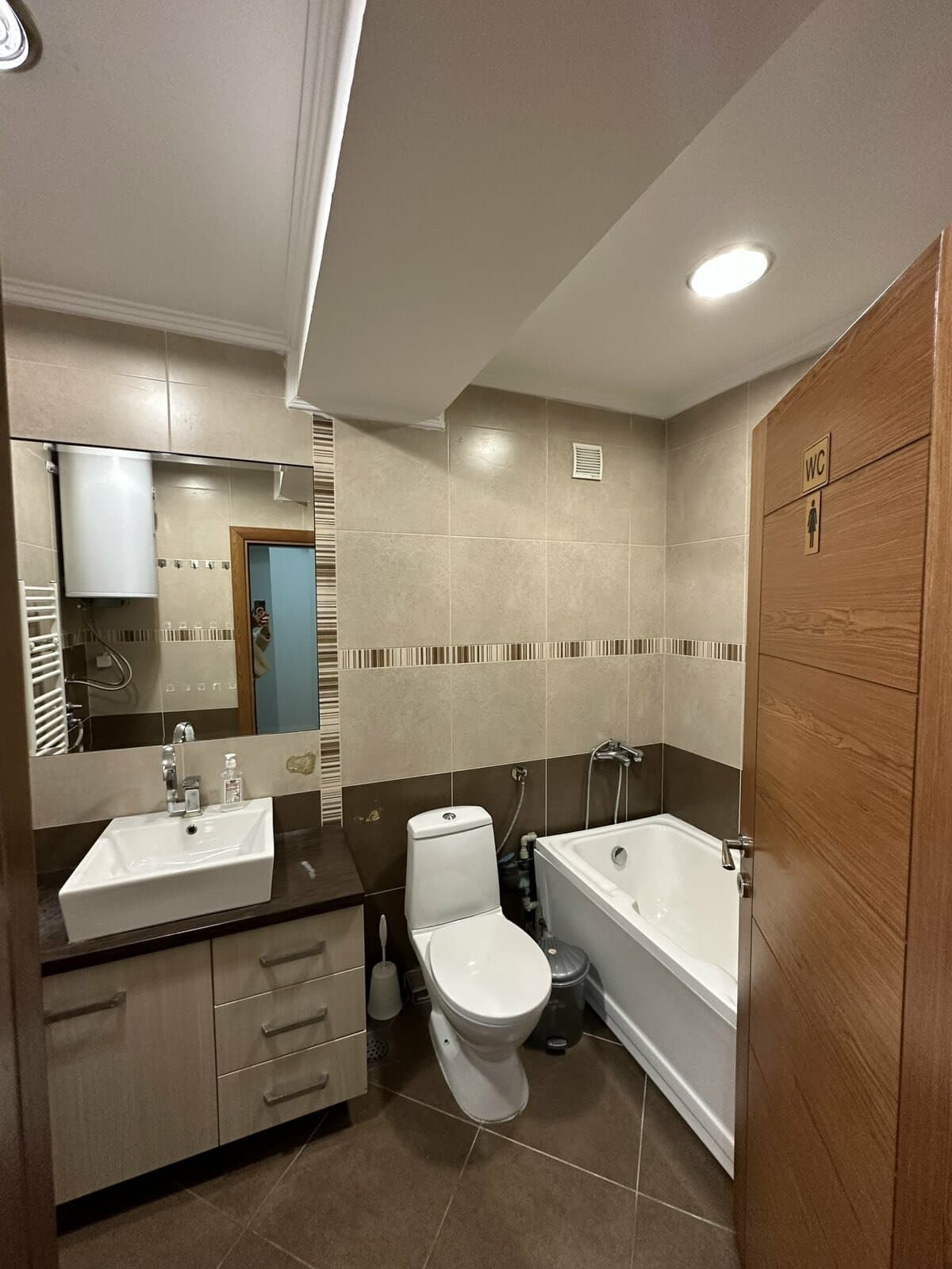 Деловен простор 193м2 во Центар - За Изнајмување - Центар - Слика 15