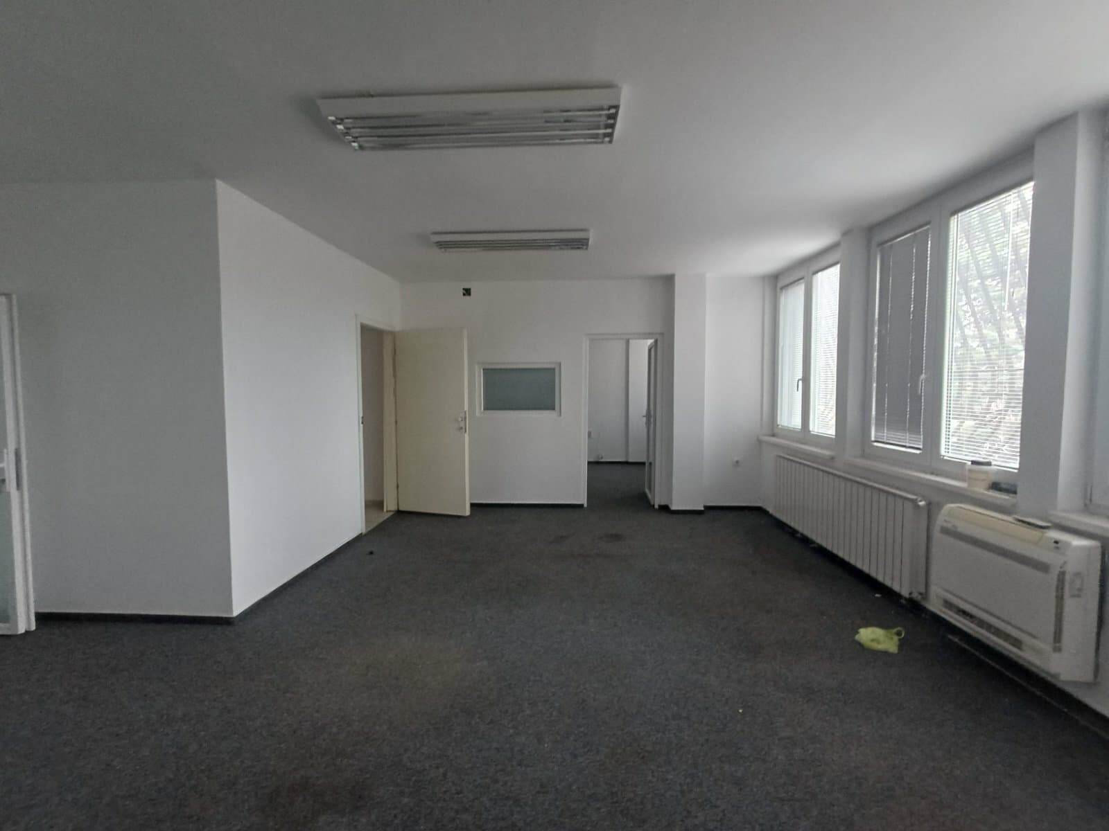 Деловен објект во Пинтија - За Продажба - Кисела Вода