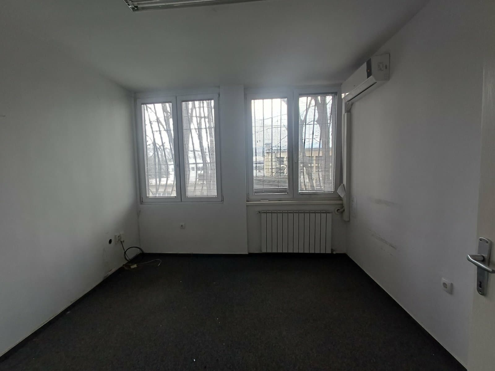 Деловен објект во Пинтија - 2