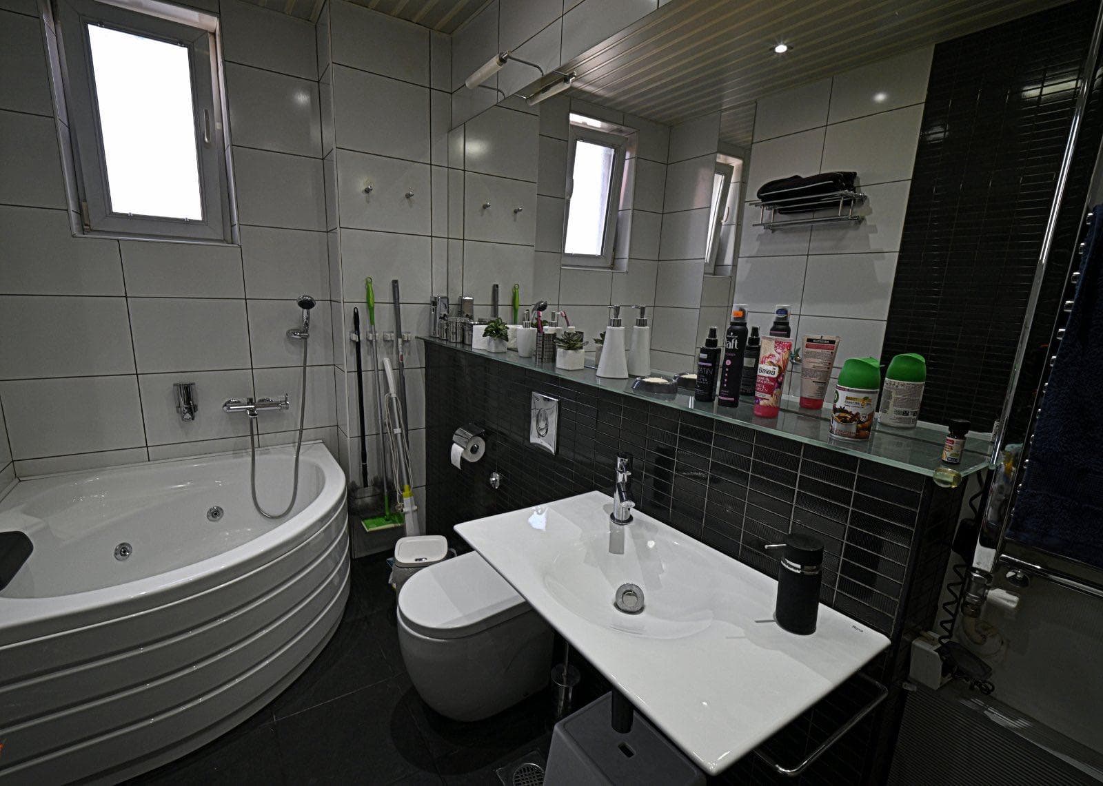 Куќа 350м2 на Водно - За Продажба - Центар - Слика 19