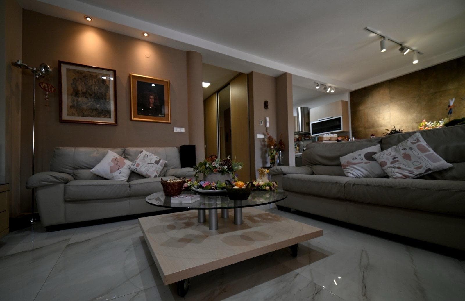 Куќа 350м2 на Водно - За Продажба - Центар - Слика 5