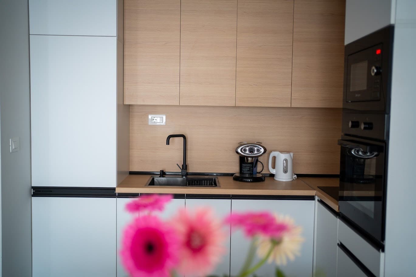 Опремен стан 50м2 во East Gate - За Изнајмување - Гази Баба - Слика 4