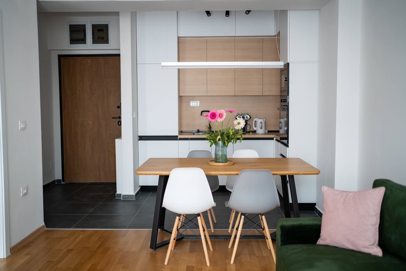 Опремен стан 50м2 во East Gate - За Изнајмување - Гази Баба - Слика 7