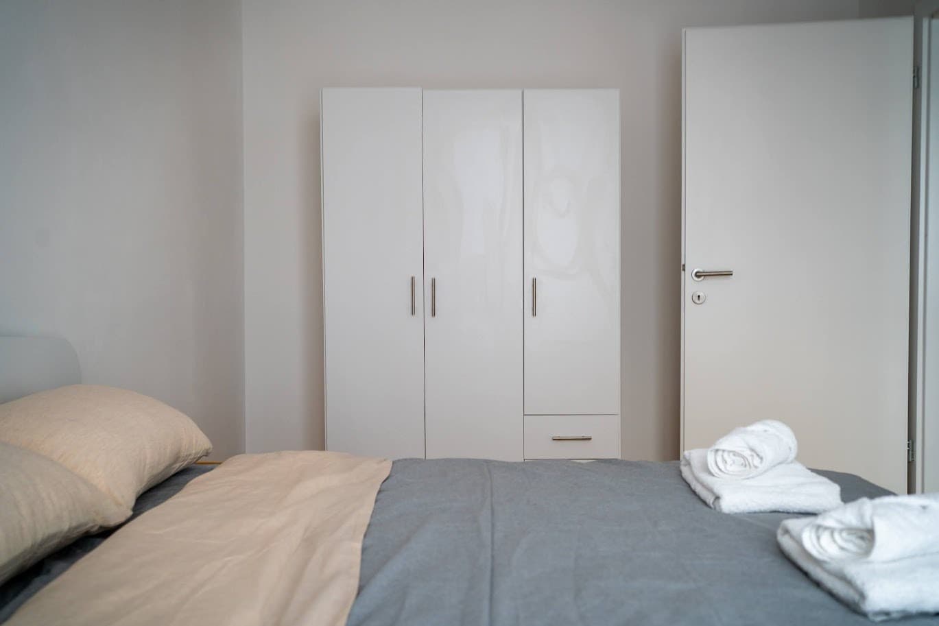 Опремен стан 50м2 во East Gate - За Изнајмување - Гази Баба - Слика 9