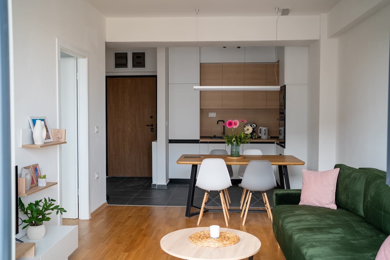 Опремен стан 50м2 во East Gate - За Изнајмување - Гази Баба - Слика 6