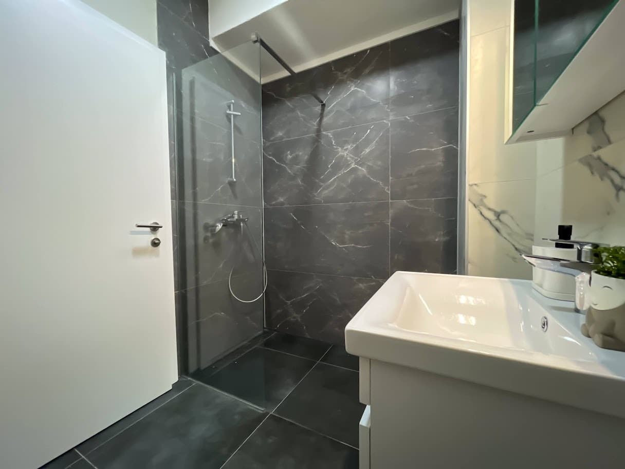 Опремен стан 50м2 во East Gate - За Изнајмување - Гази Баба - Слика 13