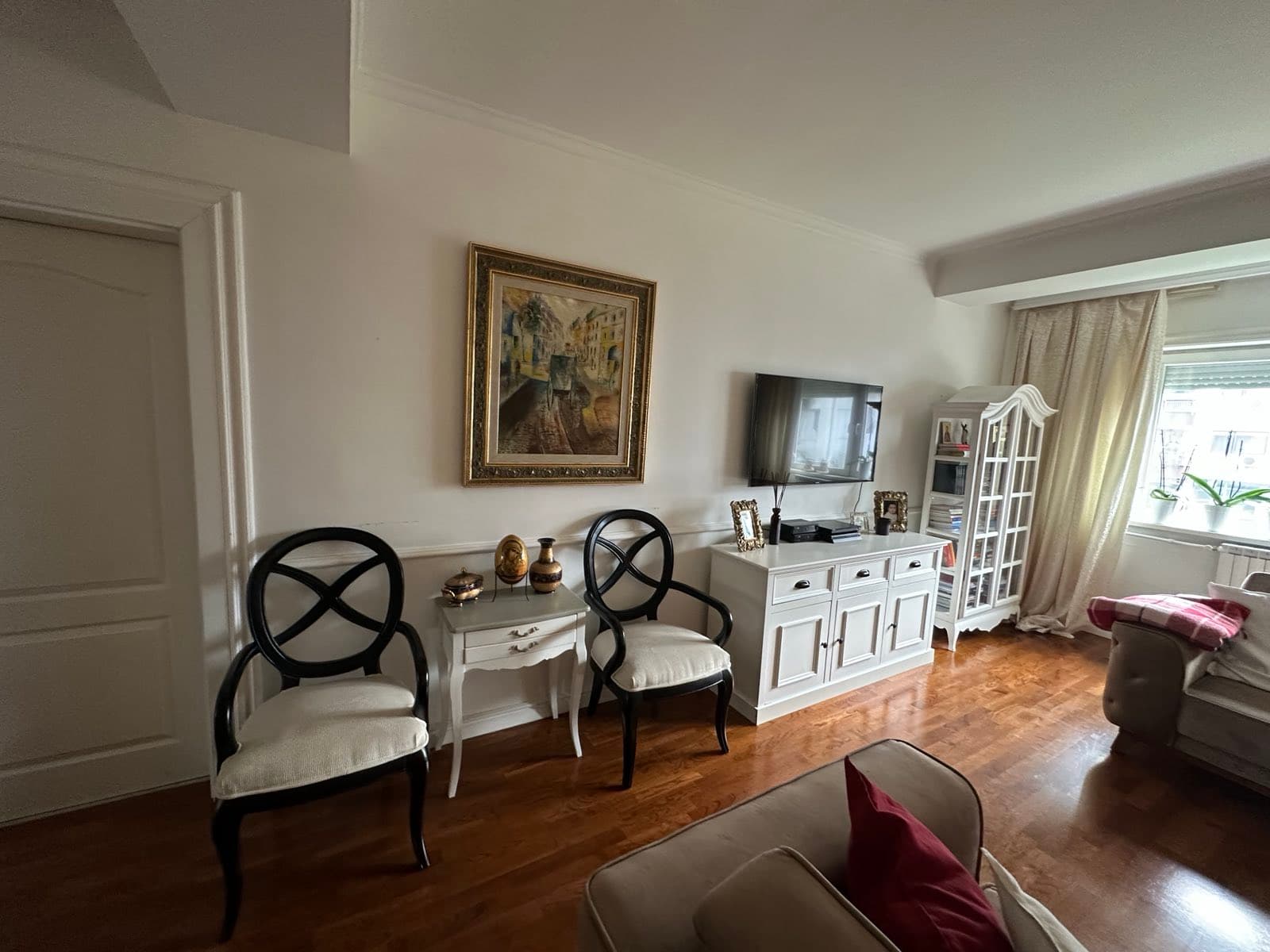 Опремен стан 100м2 во Аеродром - 2