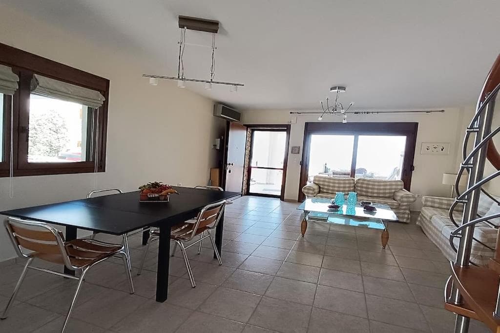 Four Bedroom maisonette in Afytos - For Rent - Greece - Image 4