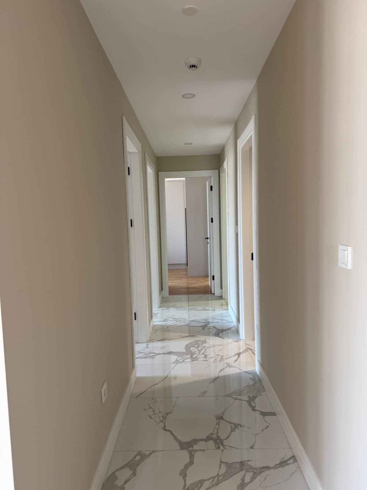 Стан 106м2 во Diamond - За Изнајмување - Центар - Слика 6