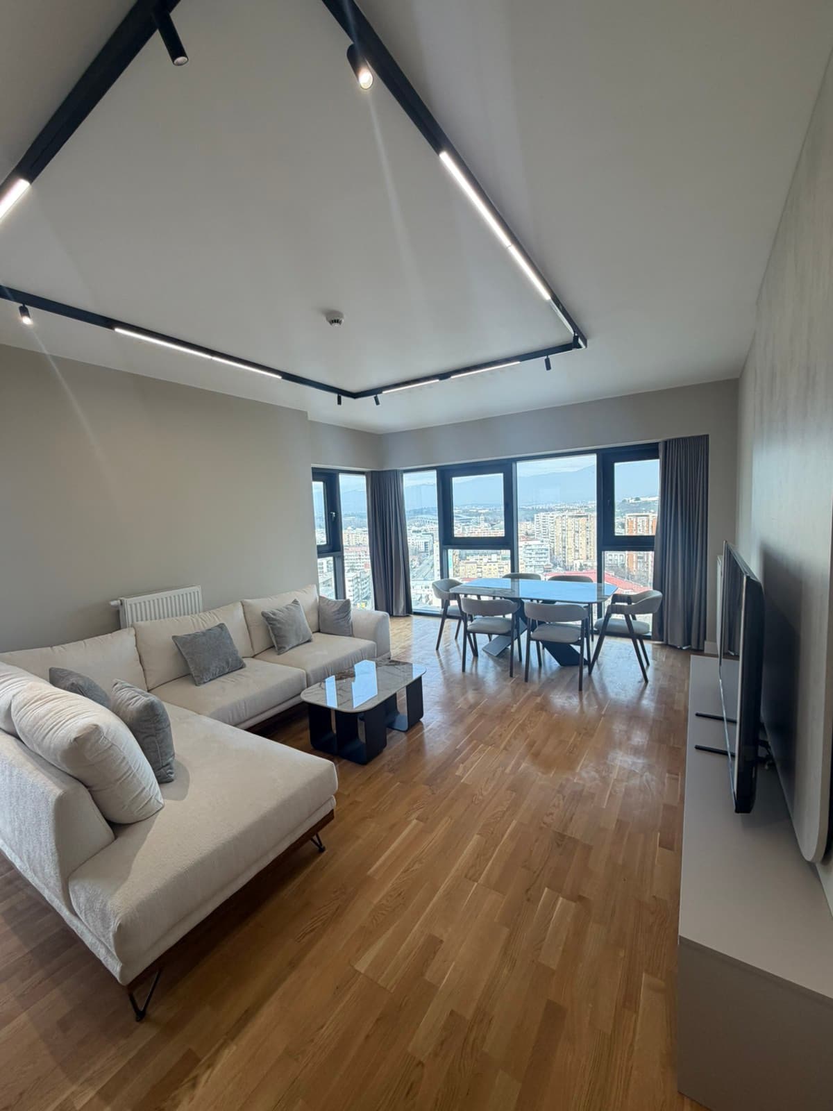 Стан 106м2 во Diamond - За Изнајмување - Центар - Слика 1