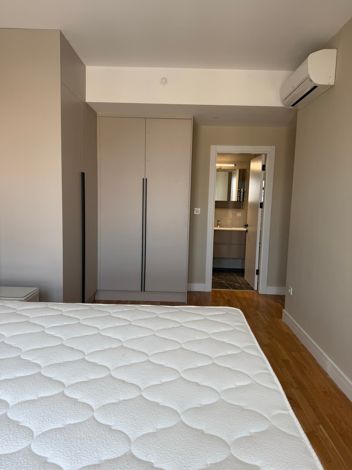 Стан 106м2 во Diamond - За Изнајмување - Центар - Слика 10