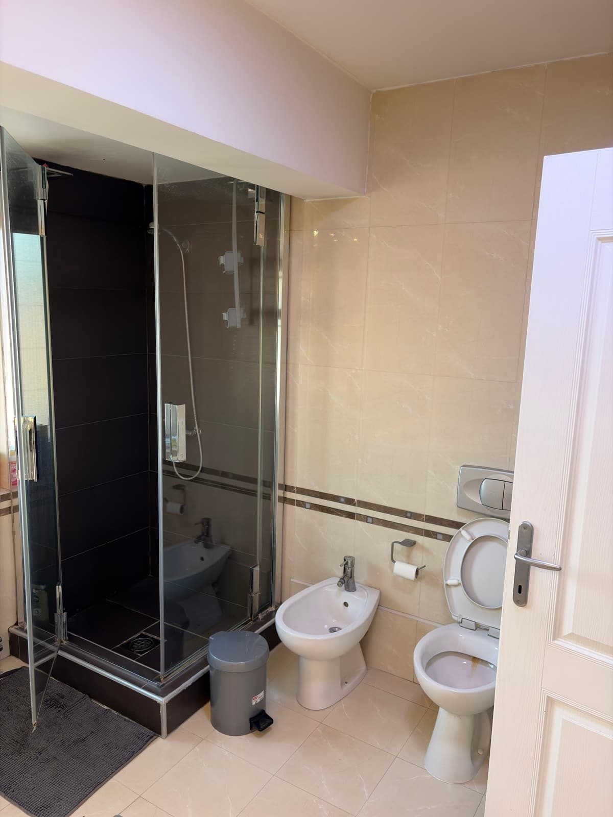 Стан 200м2 во Тафталиџе - За Изнајмување - Карпош - Слика 11