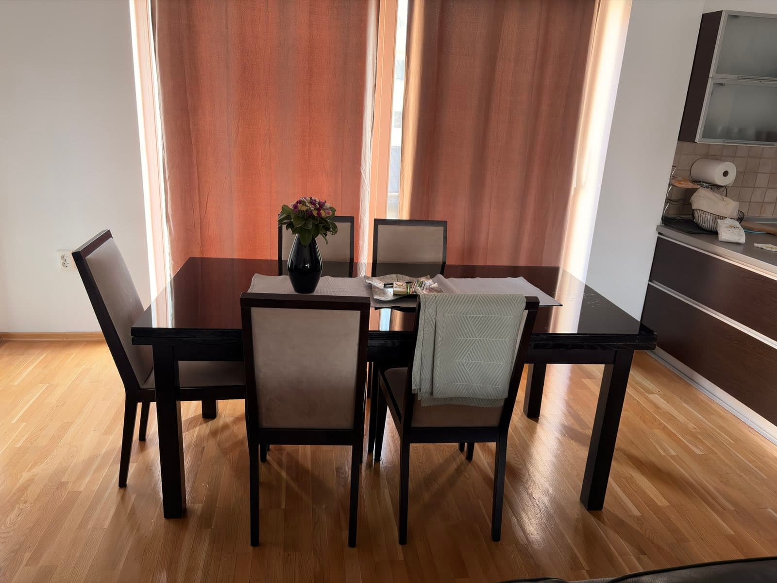 Стан 200м2 во Тафталиџе - За Изнајмување - Карпош - Слика 8