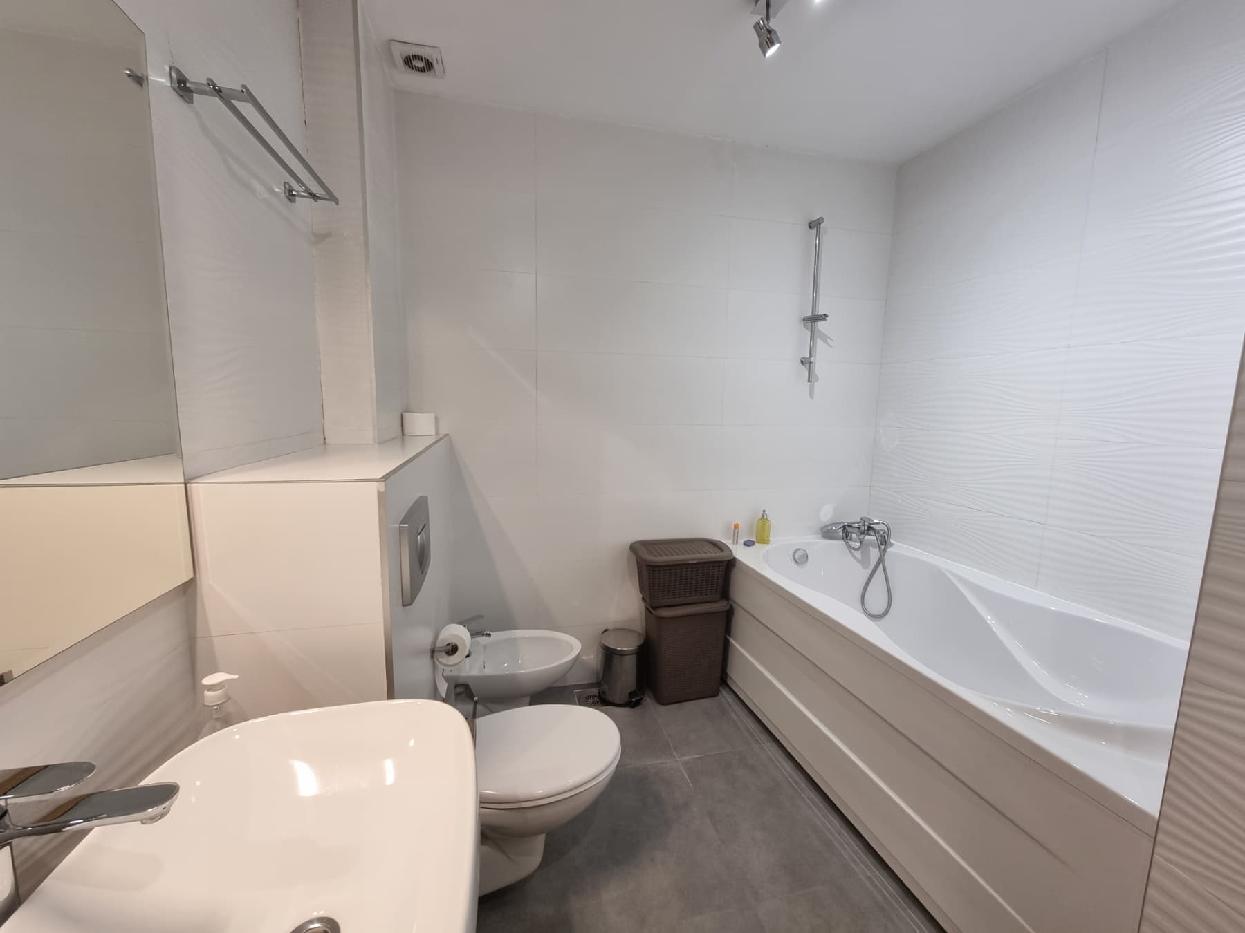 Модерен стан 100м2 на Водно - За Изнајмување - Водно - Слика 16