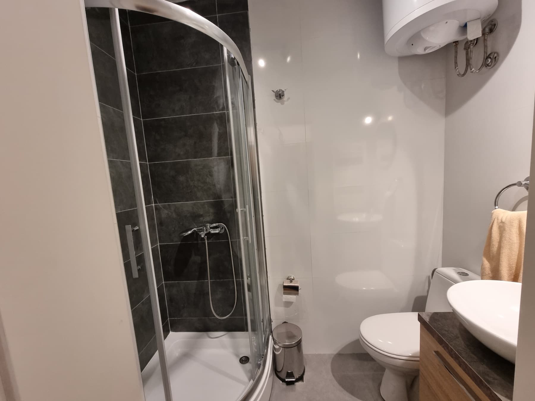 Модерен стан 100м2 на Водно - За Изнајмување - Водно - Слика 17