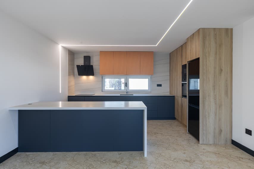 Exclusive house 600m2 in Vlae - For Rent - Karposh - Image 9