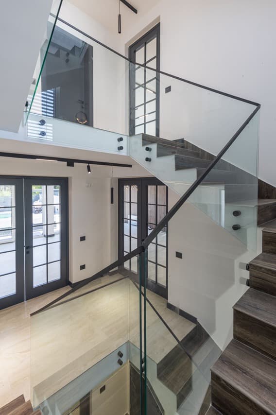 Exclusive house 600m2 in Vlae - For Rent - Karposh - Image 14