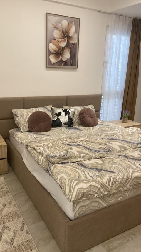 Exclusive house 600m2 in Vlae - For Rent - Karposh - Image 24