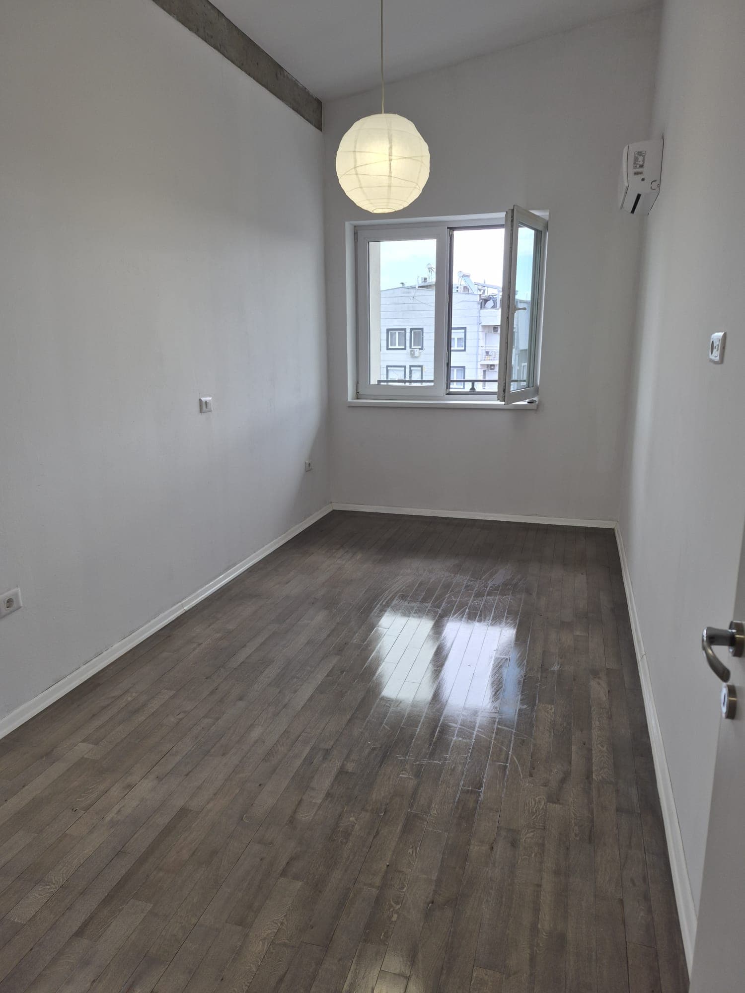 Стан 45м² во Центар - За Изнајмување - Центар - Слика 2