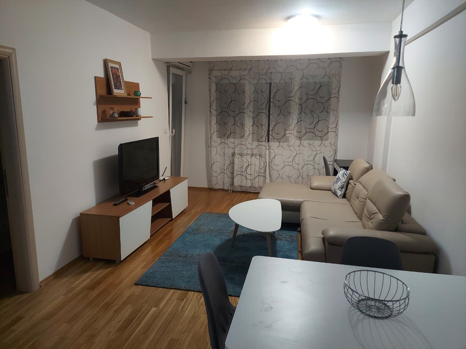 Стан 45м² во Центар - За Изнајмување - Центар - Слика 2