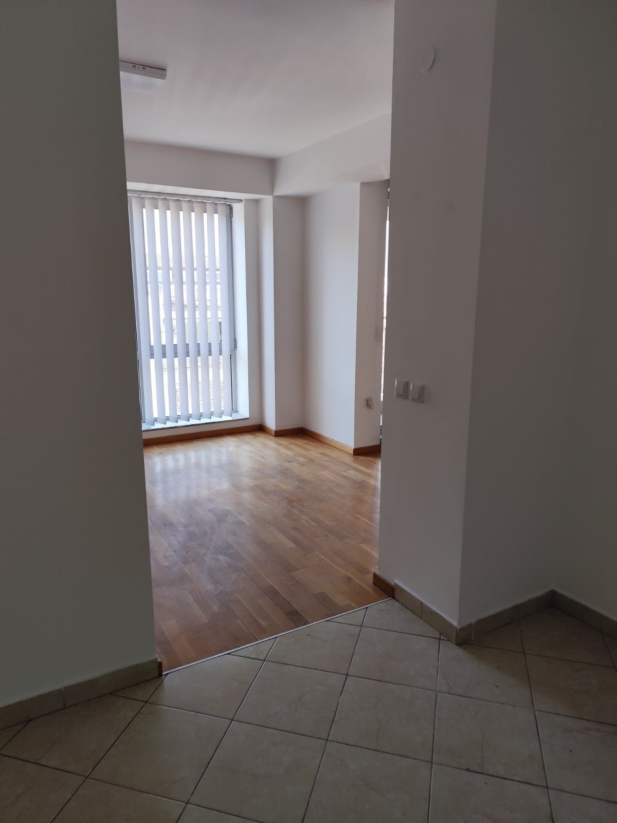 Стан 50м2 во Центар - За Изнајмување - Центар - Слика 2