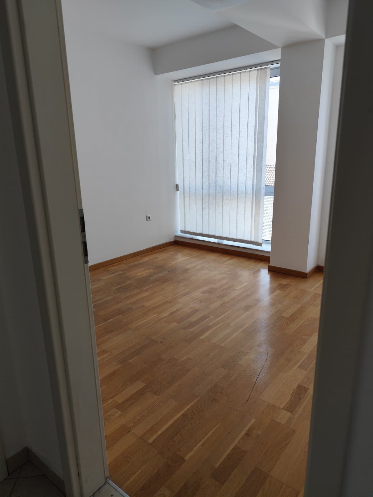 Стан 50м2 во Центар - За Изнајмување - Центар - Слика 5