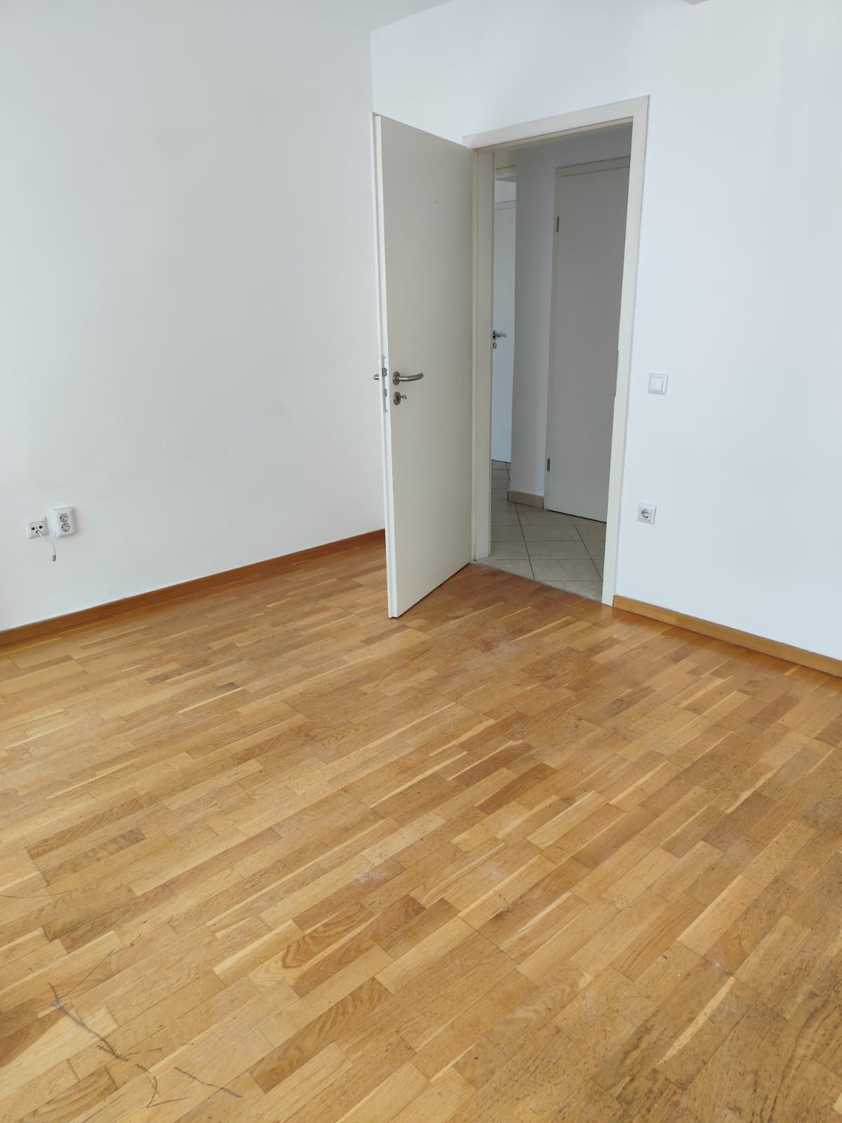 Стан 50м2 во Центар - За Изнајмување - Центар - Слика 6