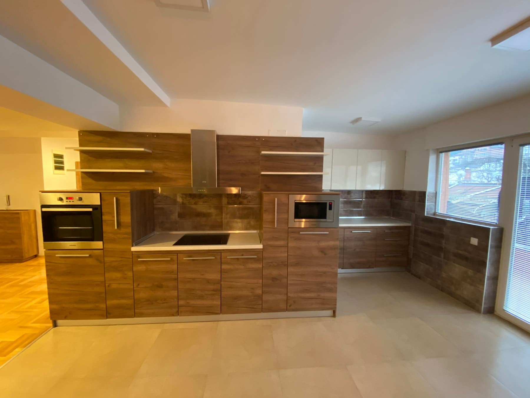 Комфорен стан 170м² во Црниче - За Изнајмување - Црниче - Слика 4