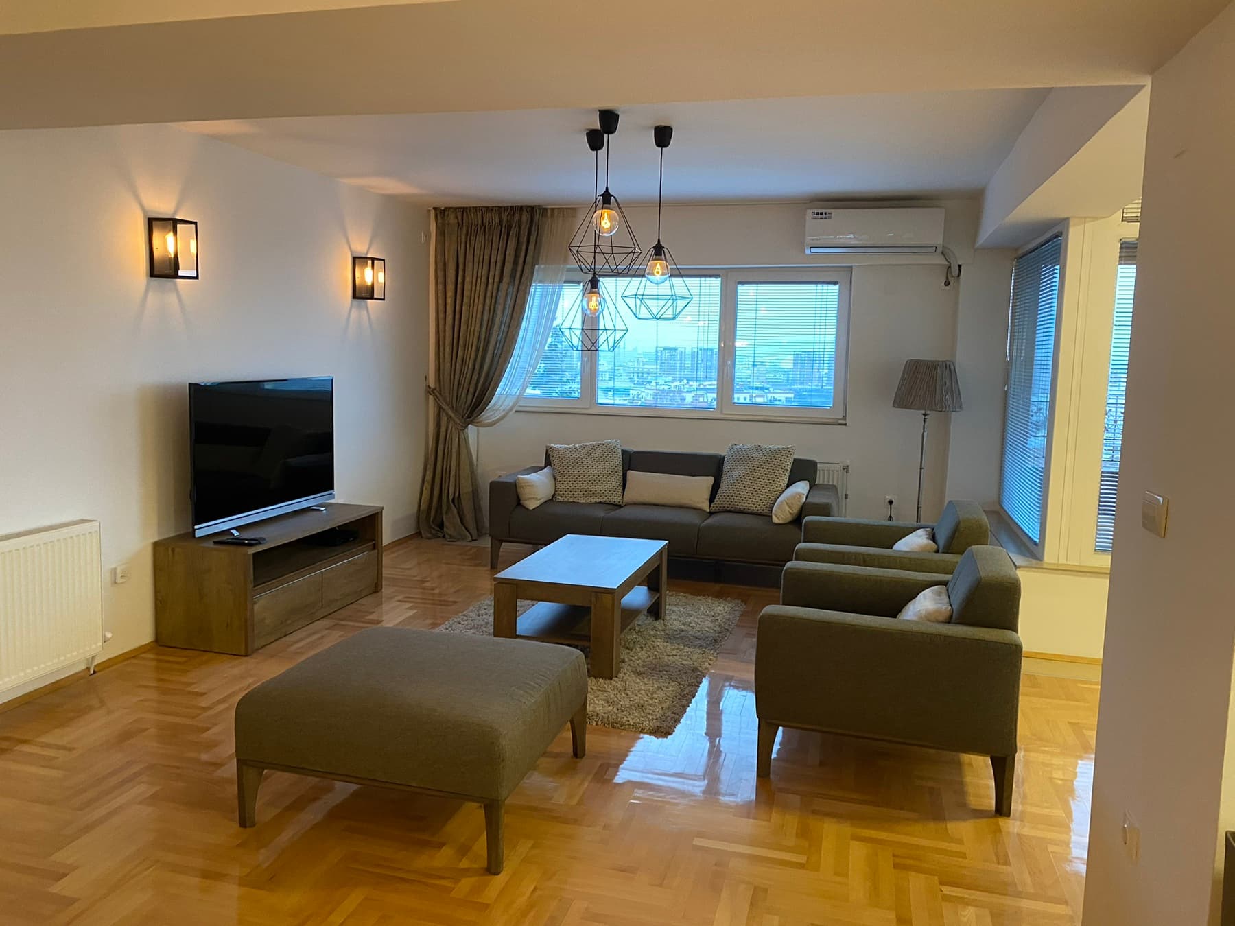 Комфорен стан 170м² во Црниче - За Изнајмување - Црниче - Слика 1