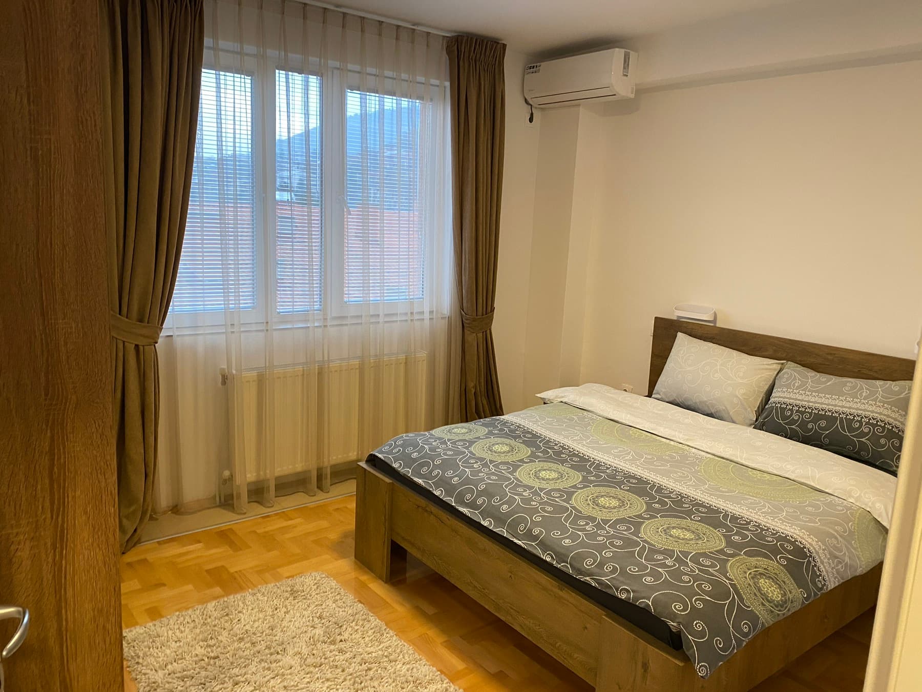 Комфорен стан 170м² во Црниче - За Изнајмување - Црниче - Слика 9