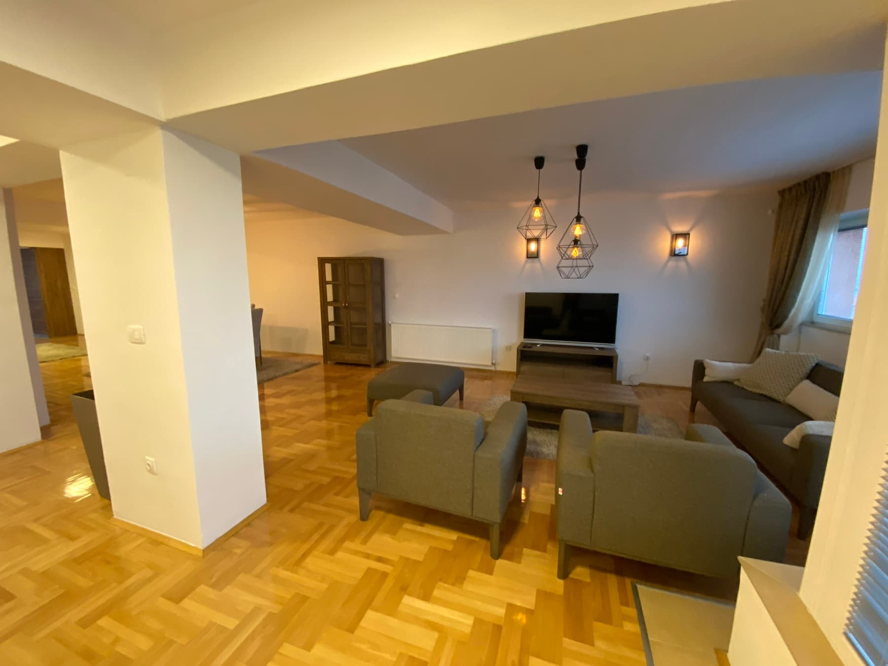 Комфорен стан 170м² во Црниче - За Изнајмување - Црниче - Слика 2