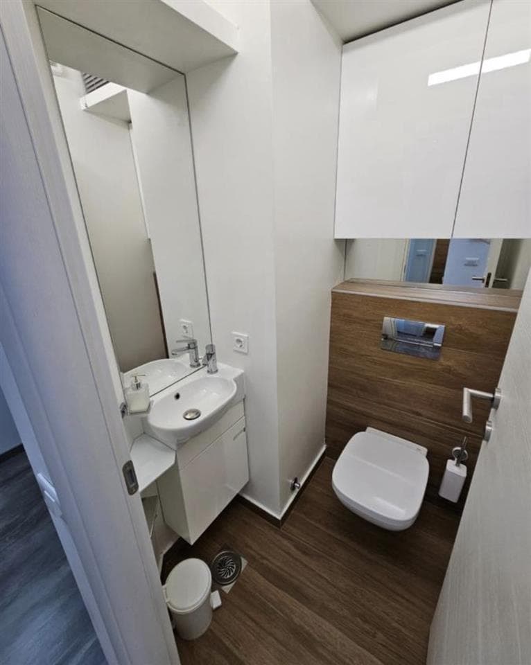 Модерен стан 70м2 во Центар - За Изнајмување - Центар - Слика 9