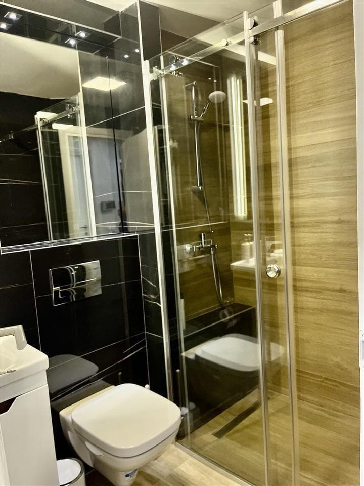 Модерен стан 70м2 во Центар - За Изнајмување - Центар - Слика 10