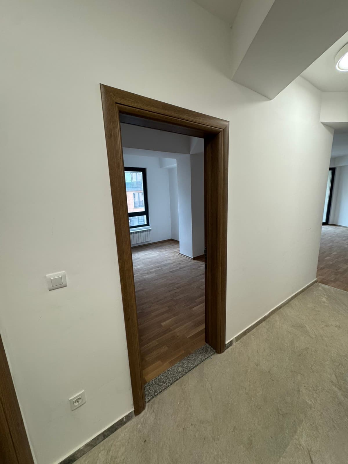 Стан 87м2 во Центар - За Изнајмување - Центар - Слика 7