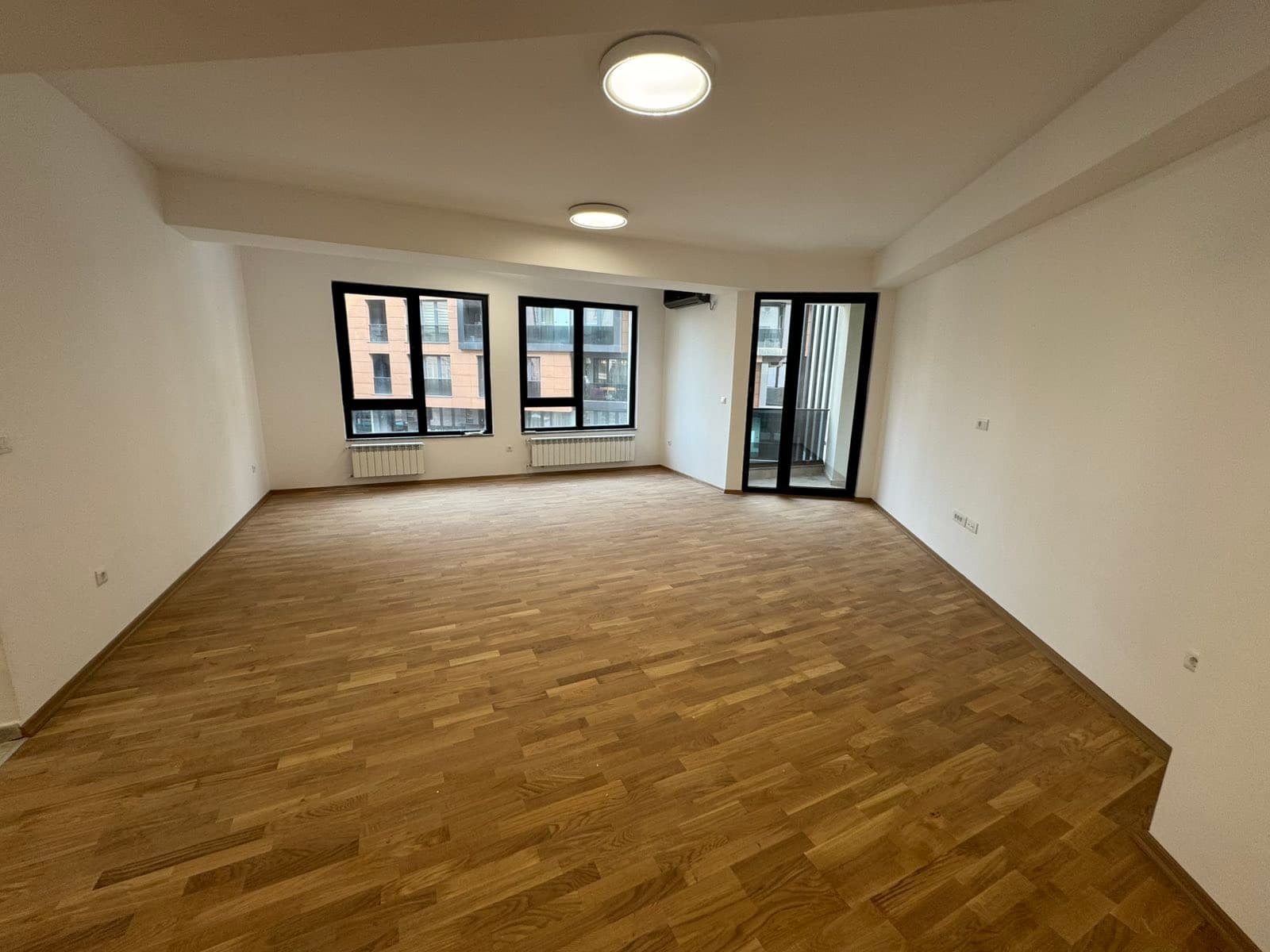 Стан 87м2 во Центар - За Изнајмување - Центар