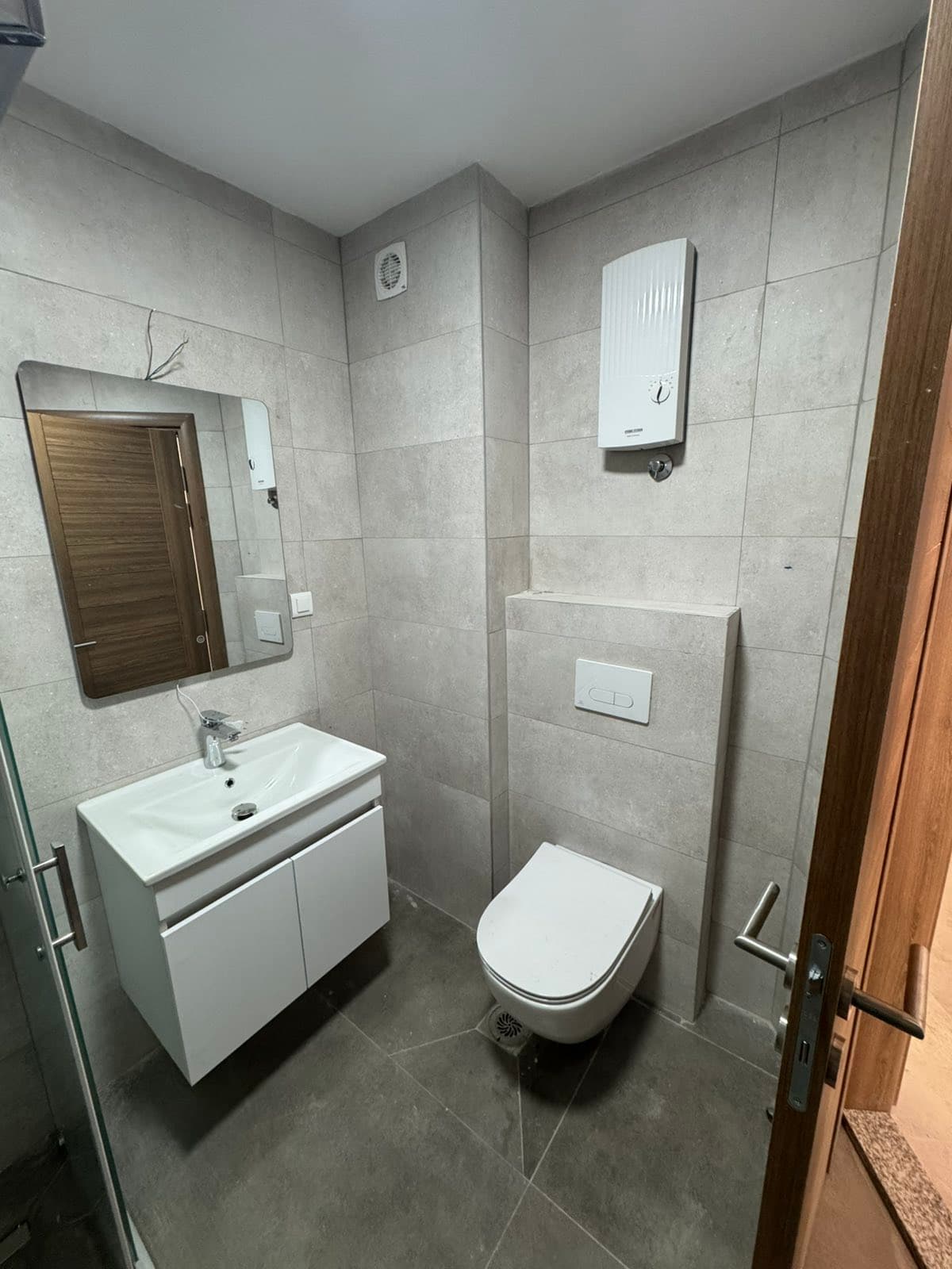 Стан 87м2 во Центар - За Изнајмување - Центар - Слика 9