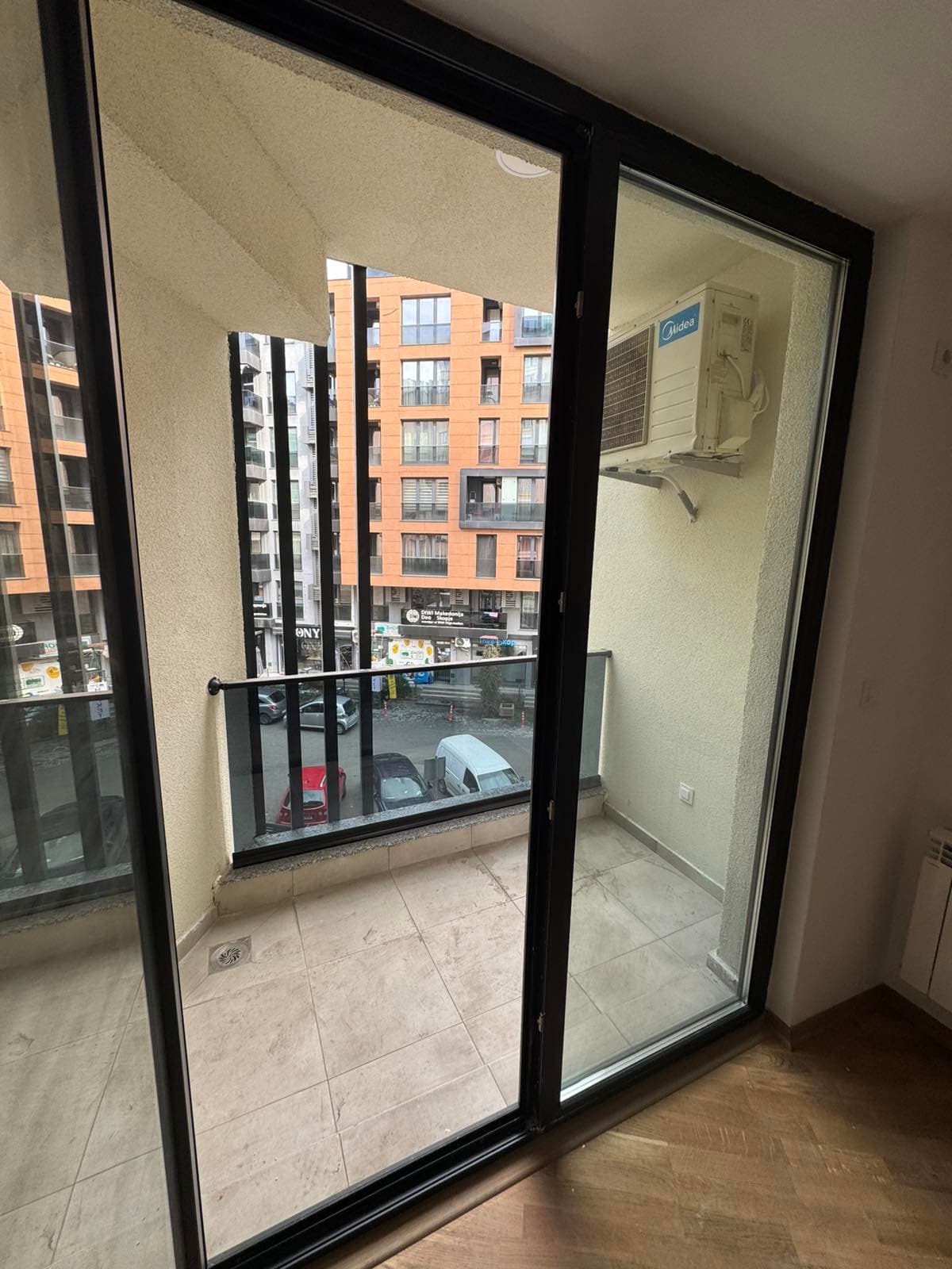 Стан 87м2 во Центар - За Изнајмување - Центар - Слика 17