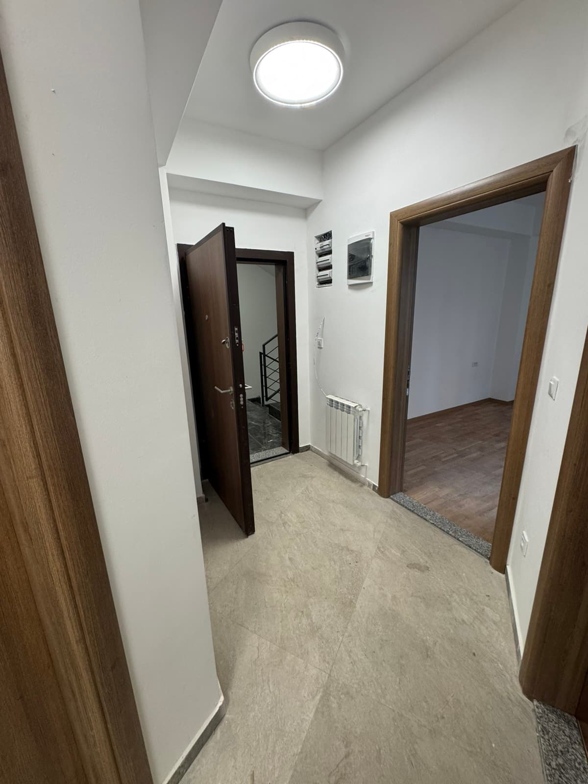 Стан 87м2 во Центар - За Изнајмување - Центар - Слика 15