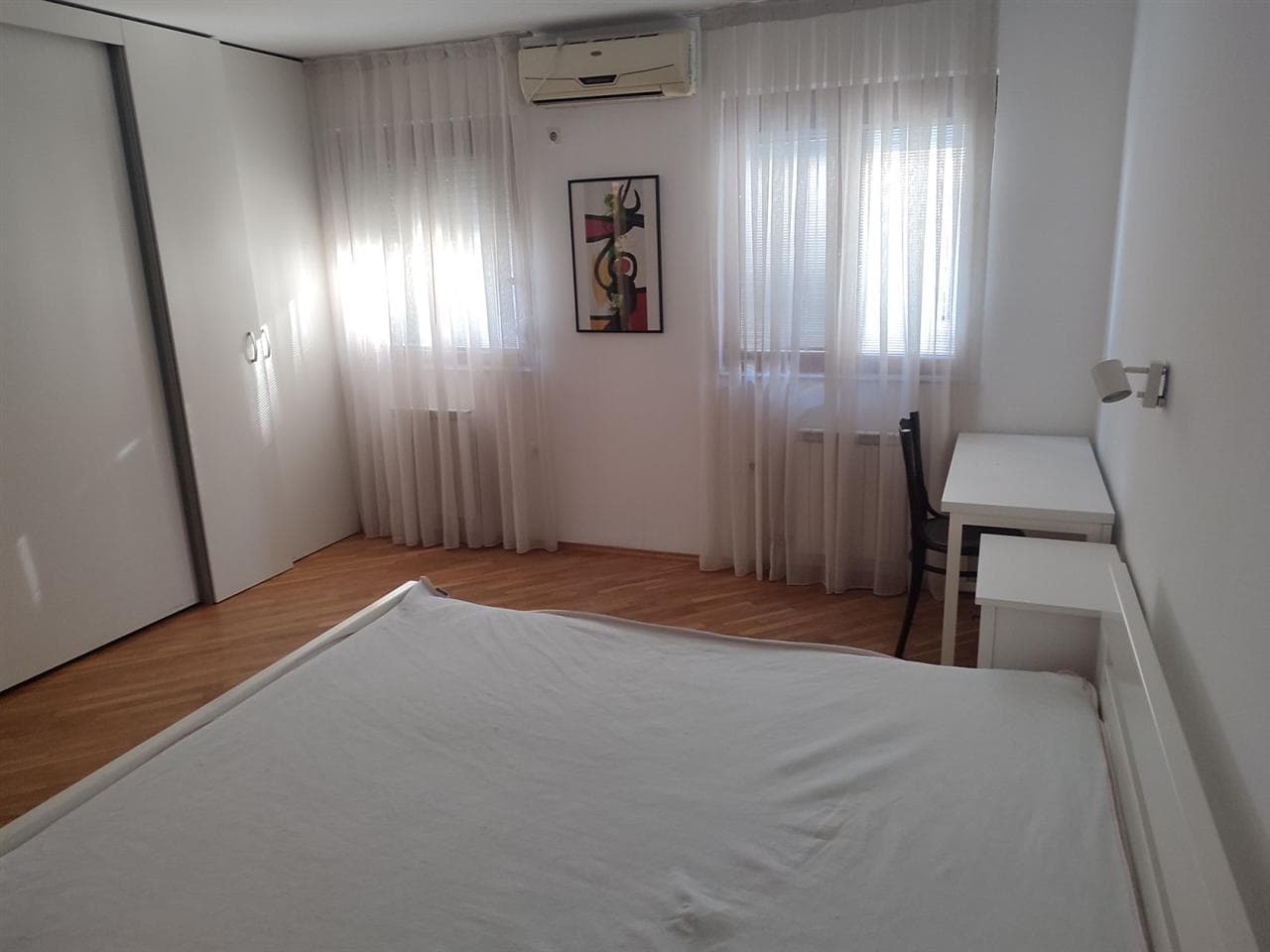 Стан 85м2 во Центар - За Изнајмување - Центар - Слика 5