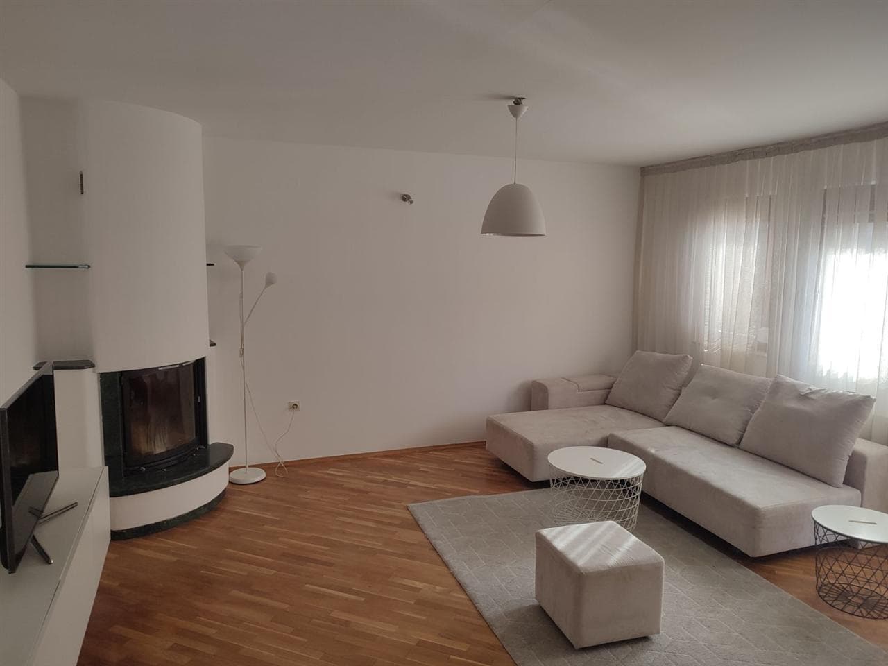 Стан 85м2 во Центар - За Изнајмување - Центар