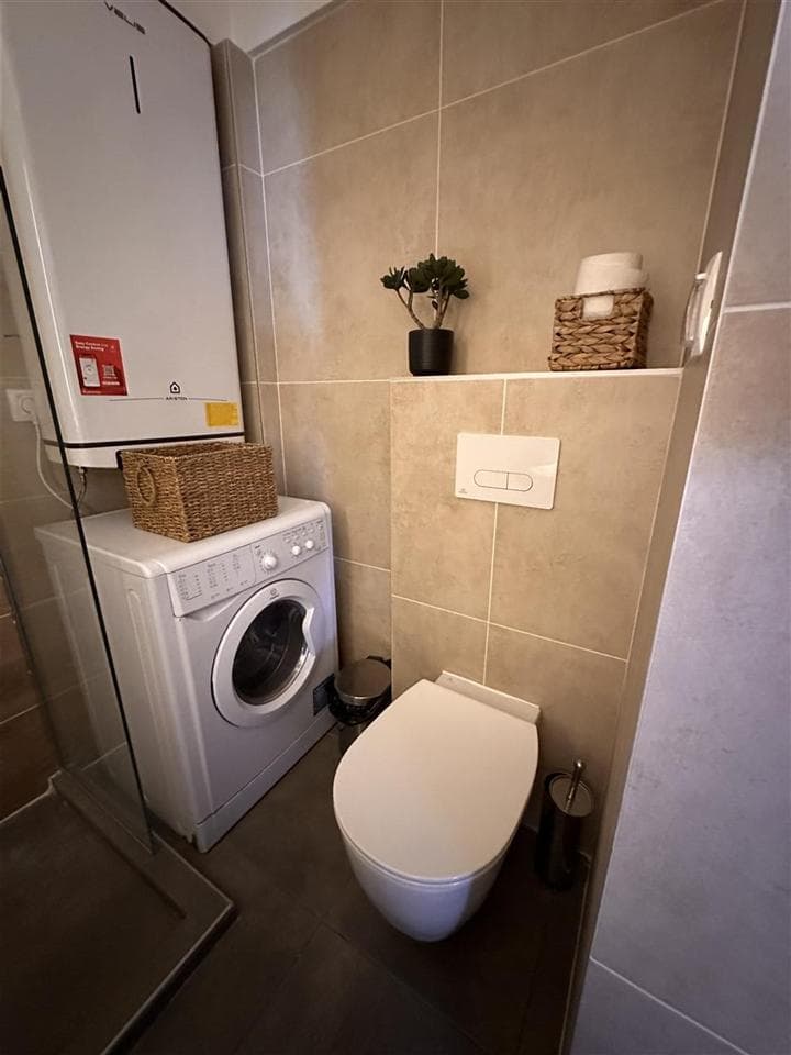 Стан 34м2 во Центар - За Изнајмување - Центар - Слика 9