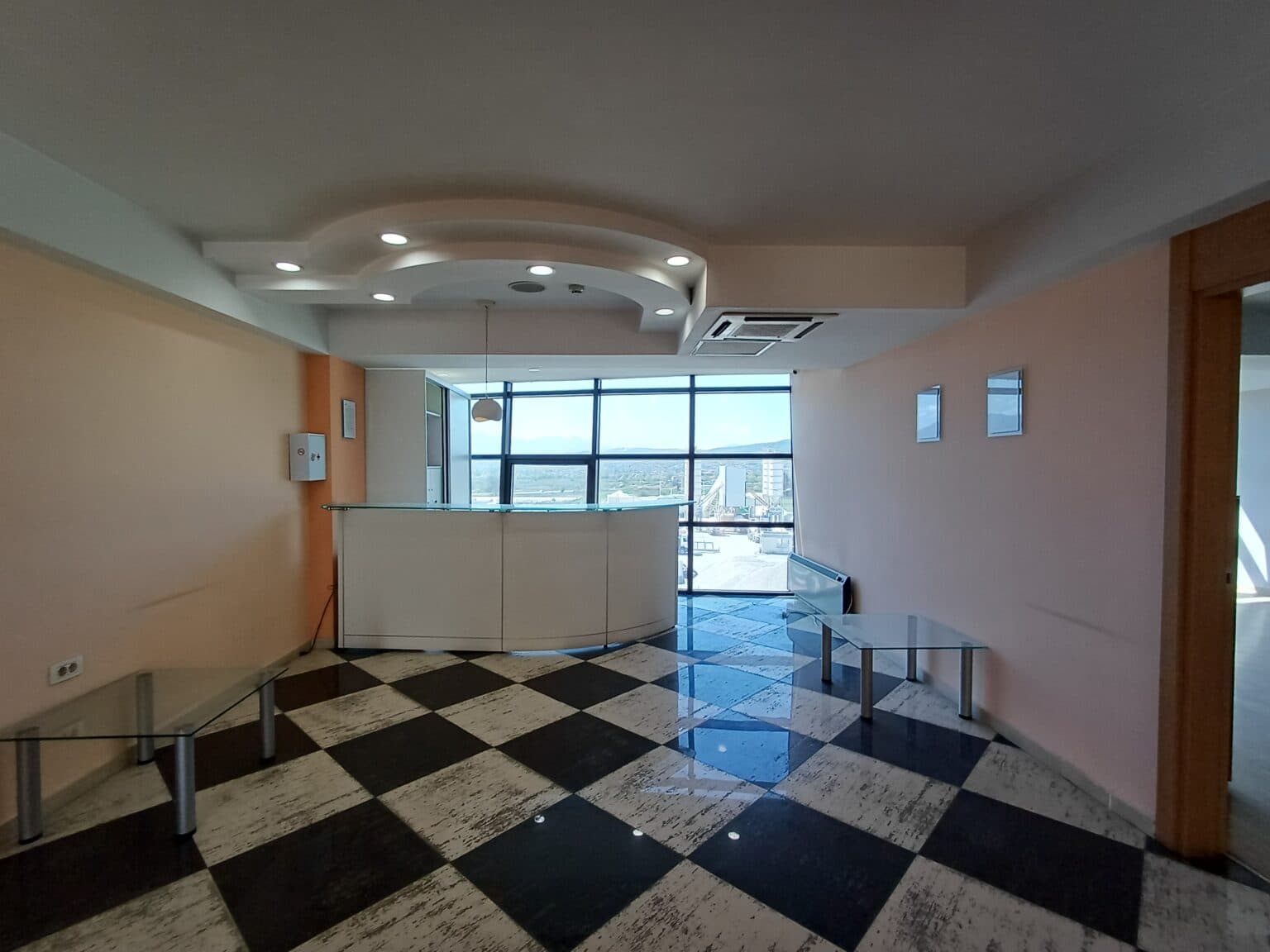 Се изнајмува ексклузивен деловен објект - 3