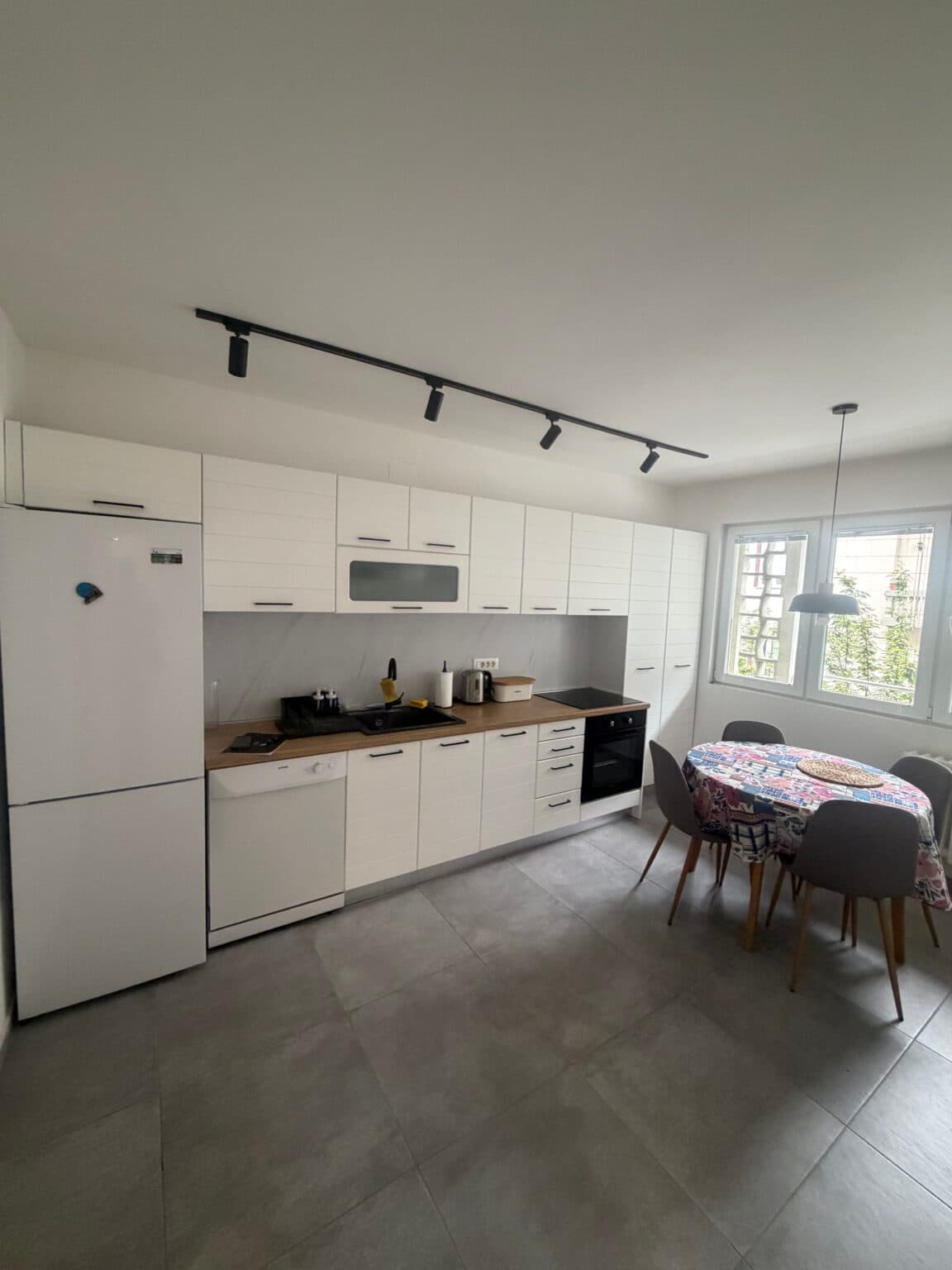 Стан 52м2 во Центар - Слика 8