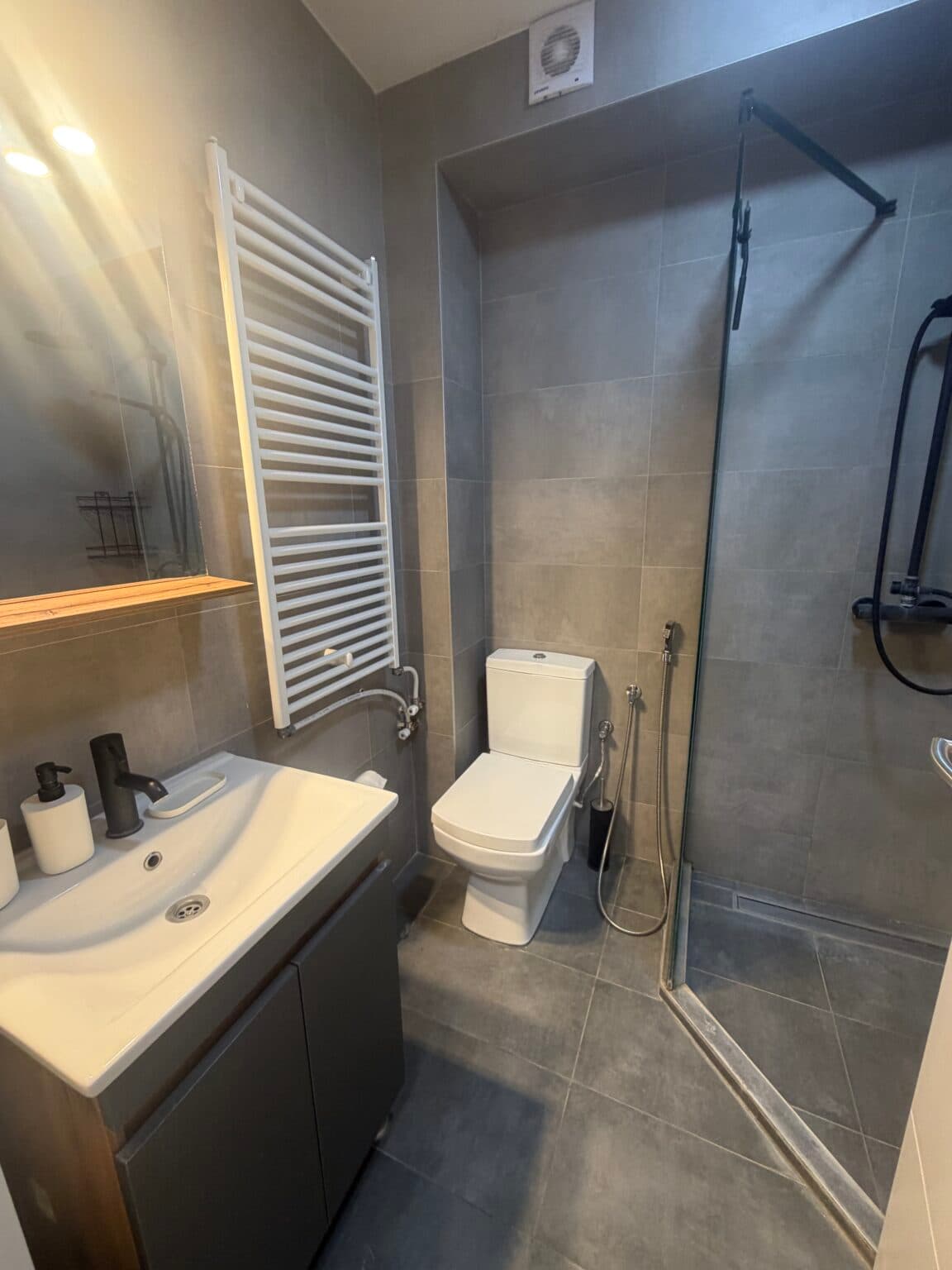 Стан 52м2 во Центар - Слика 11