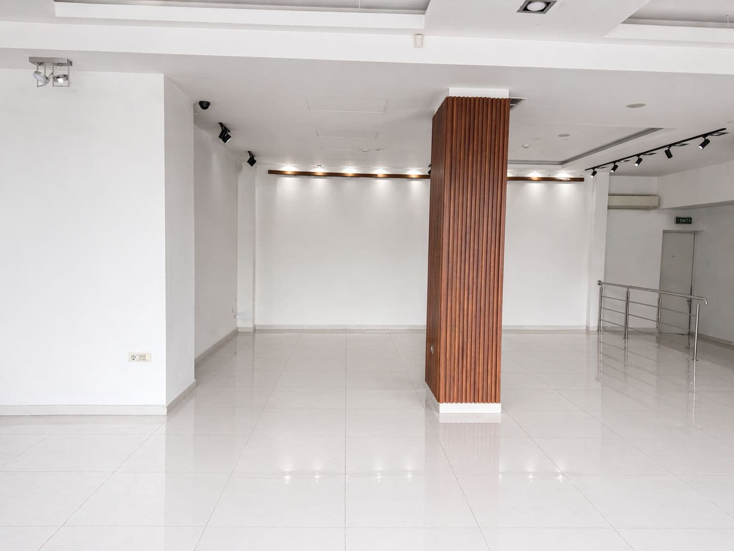 Се изнајмува деловен простор во Центар - За Изнајмување - Слика 4