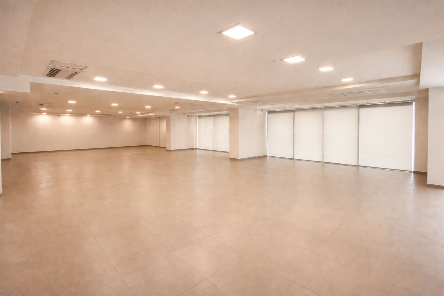 Се изнајмува деловен простор во Карпош - Слика 5