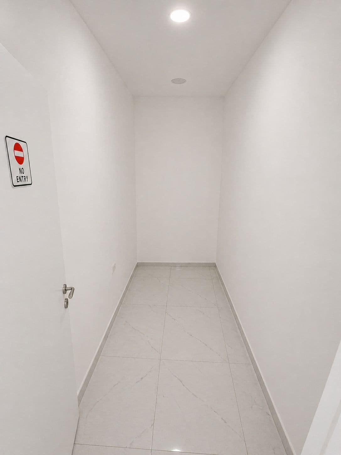 Деловен простор за изнајмување на одлична локација во Центар - За Изнајмување - Скопје - Слика 6