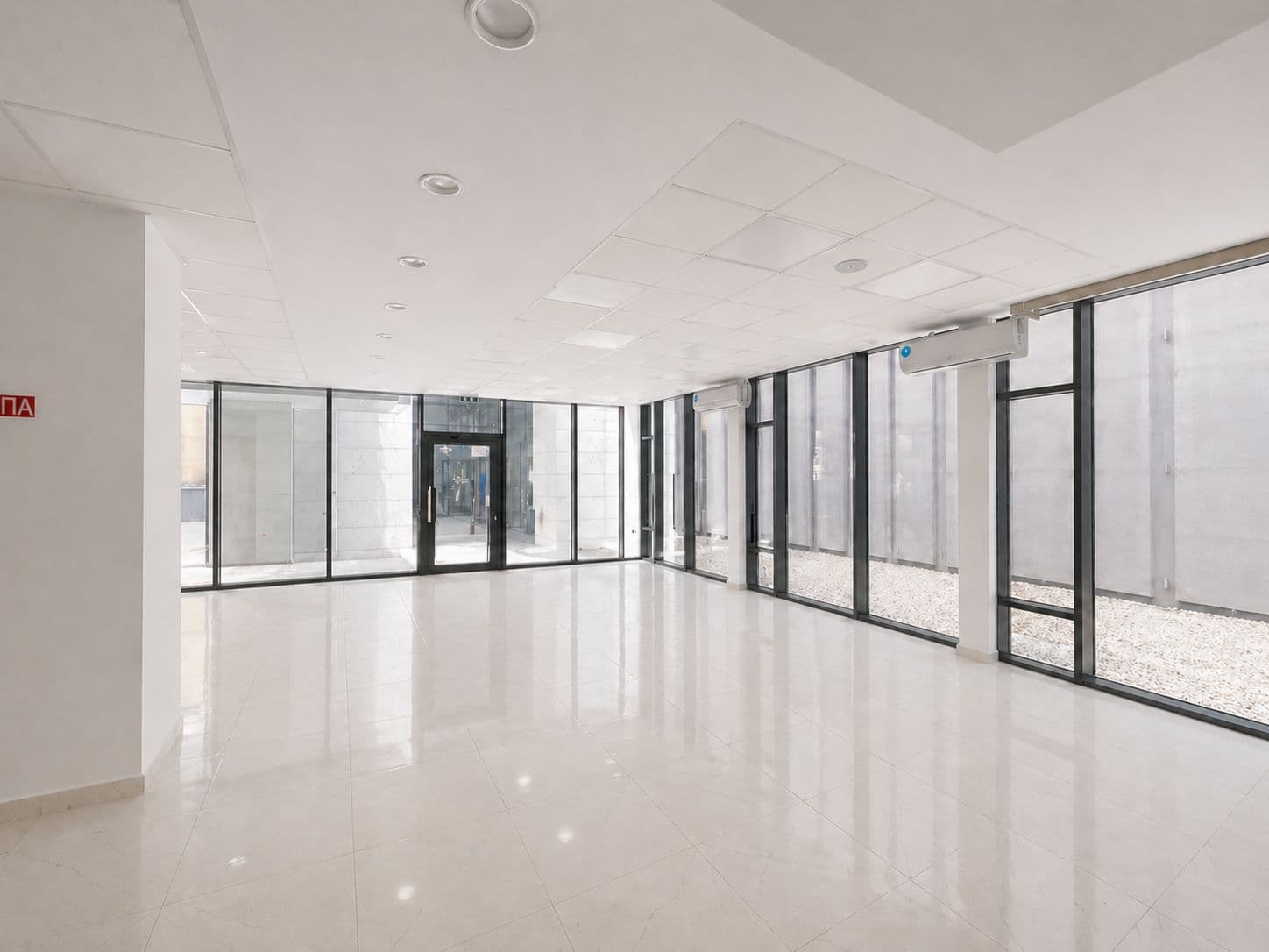 Деловен простор за изнајмување на одлична локација во Центар - За Изнајмување - Скопје - Слика 5