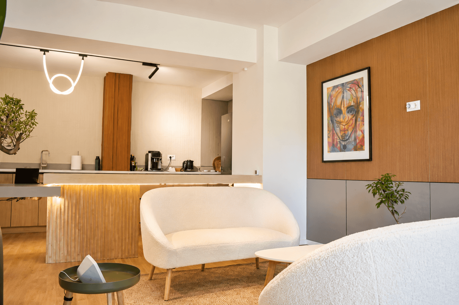 Деловен простор за изнајмување во East Gate Living - За Изнајмување - Скопје - Слика 9