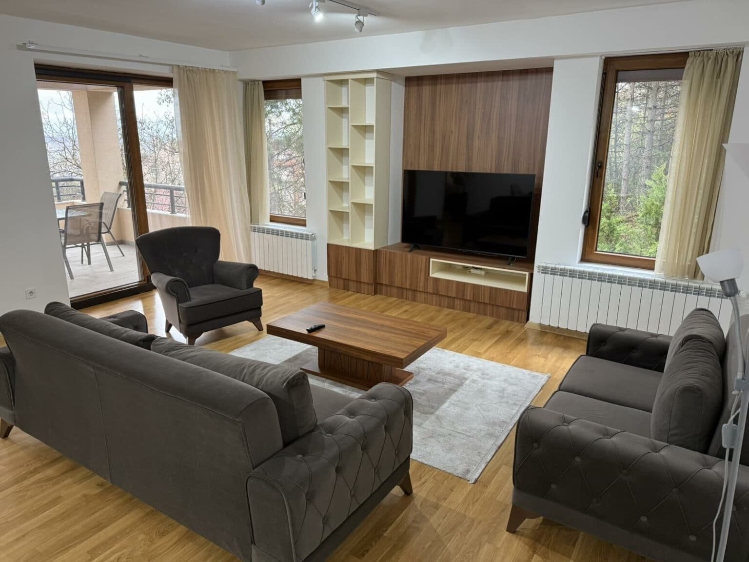 Apartment 130m2 on Vodno - For Rent - Vodno
